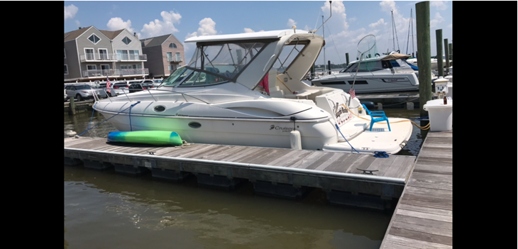 White boat hard top created with fiberglass.
